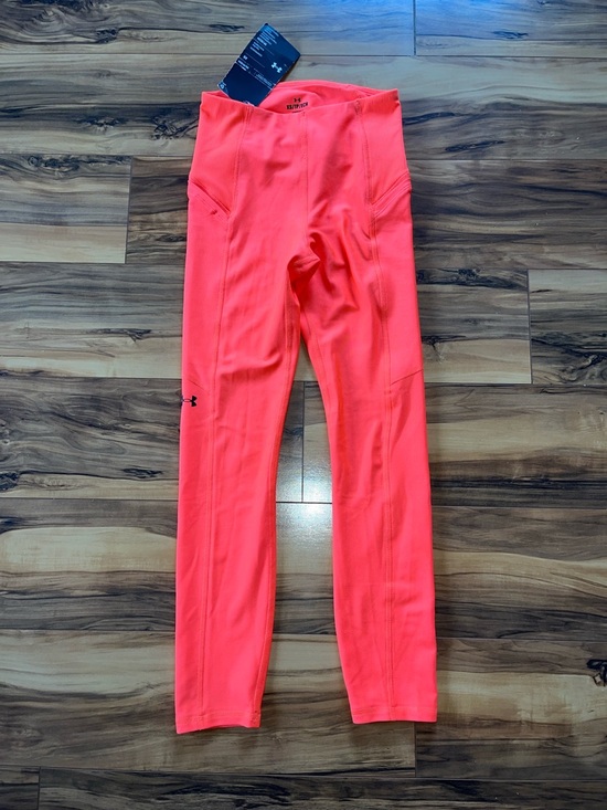 Under Armour Pants - NWT Under Armour Coral Compression Ankle Crop Leggings